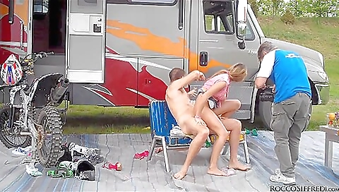 Hawtome monica fuck and cum on a chick