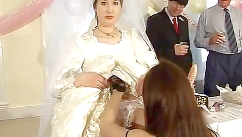 Hawt chick fucks like a slut