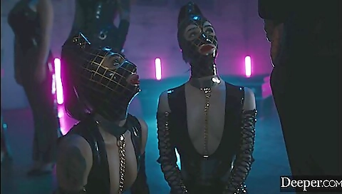 Super-hotia naked feet on the beach