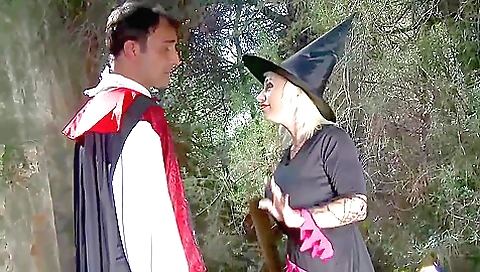 Mas linesanual pussy and anal fuck with a dildo