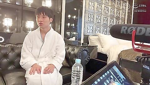 Two girls get their pussies fucked